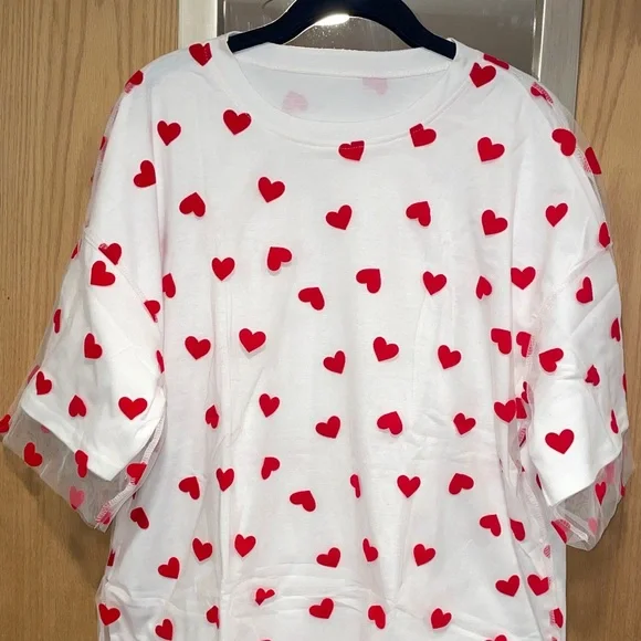 Heart Mesh Overlay Pattern Crewneck Top Size Large New - Picture 2 of 6